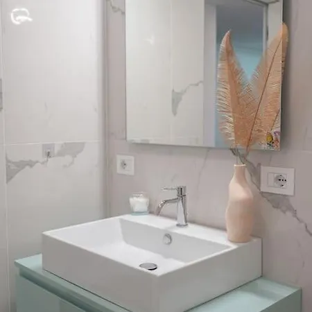 아파트 Isola 10 *