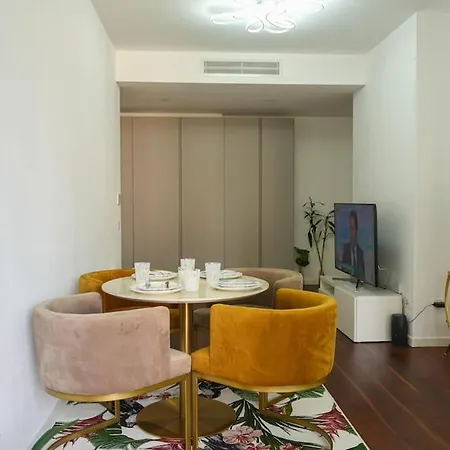 Isola 10 Apartman *